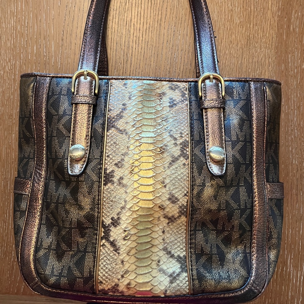 Michael Kora purse